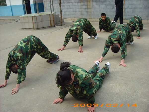 少林武术培训学校军训【选择正规解决早恋的学校】