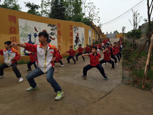 少林文武学校新生套路班训练【湖南正规专业的文武学校】