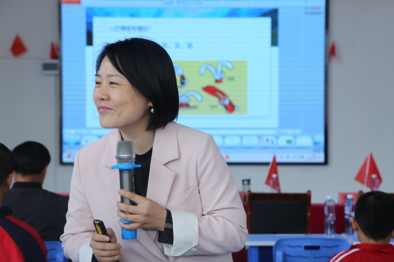 法治心育进校园 共护幼苗伴成长