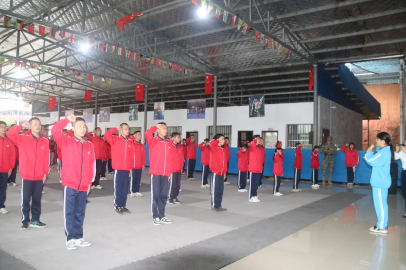 2025下学期第四周以《珍爱生命，预防溺水》为主题的升旗仪式