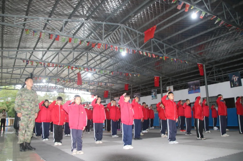 2025年下学期第七周《民以食为天，食品安全牢记于心》主题升旗仪式