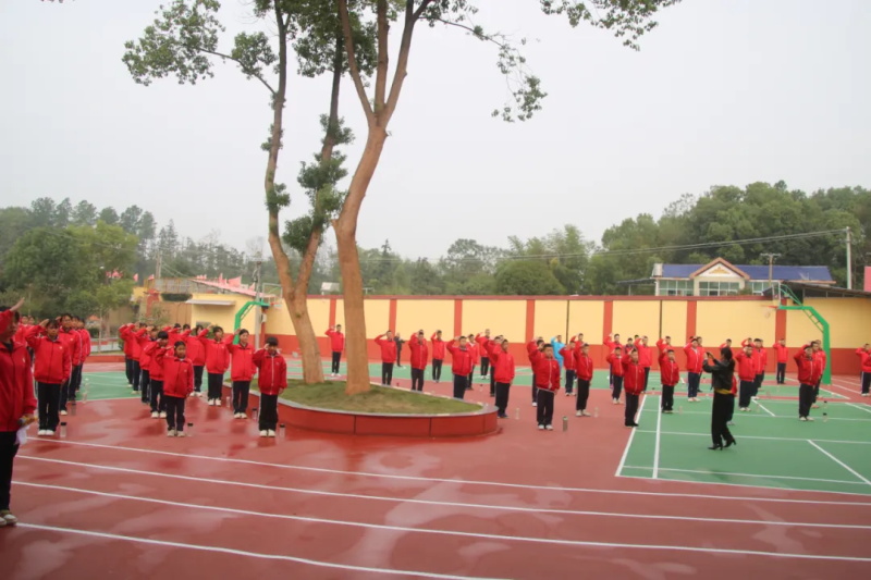 2025下学期第八周《守护舌尖安全，共筑健康长城》主题升旗仪式